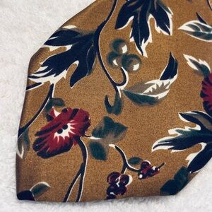 Brand New Stylish High Quality Floral Tie By TED LAPIDUS